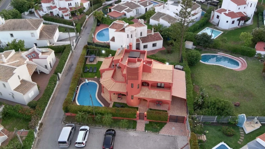 Moradia T4 para Venda em Quarteira Foto 137