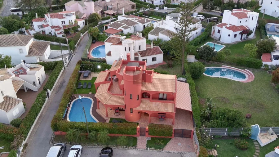 Moradia T4 para Venda em Quarteira Foto 138