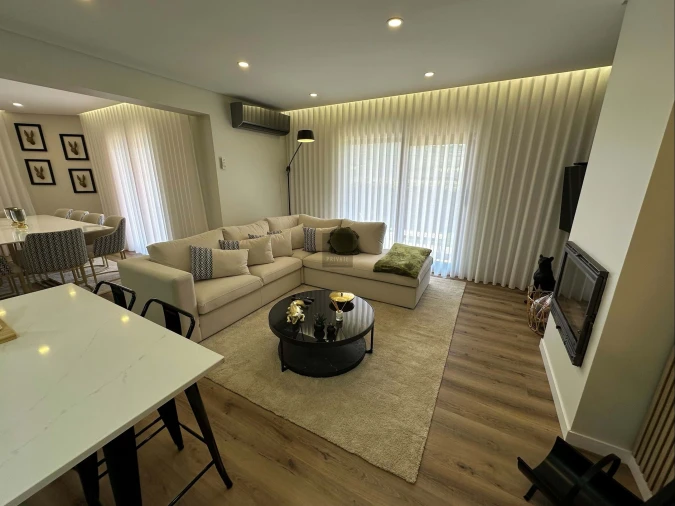 Moradia T4 para Venda em Quarteira Foto 14