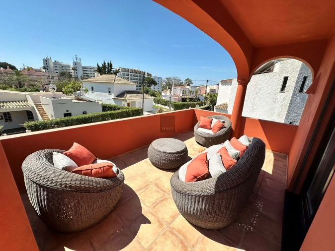 Moradia T4 para Venda em Quarteira Foto 41