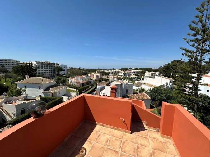 Moradia T4 para Venda em Quarteira Foto 59