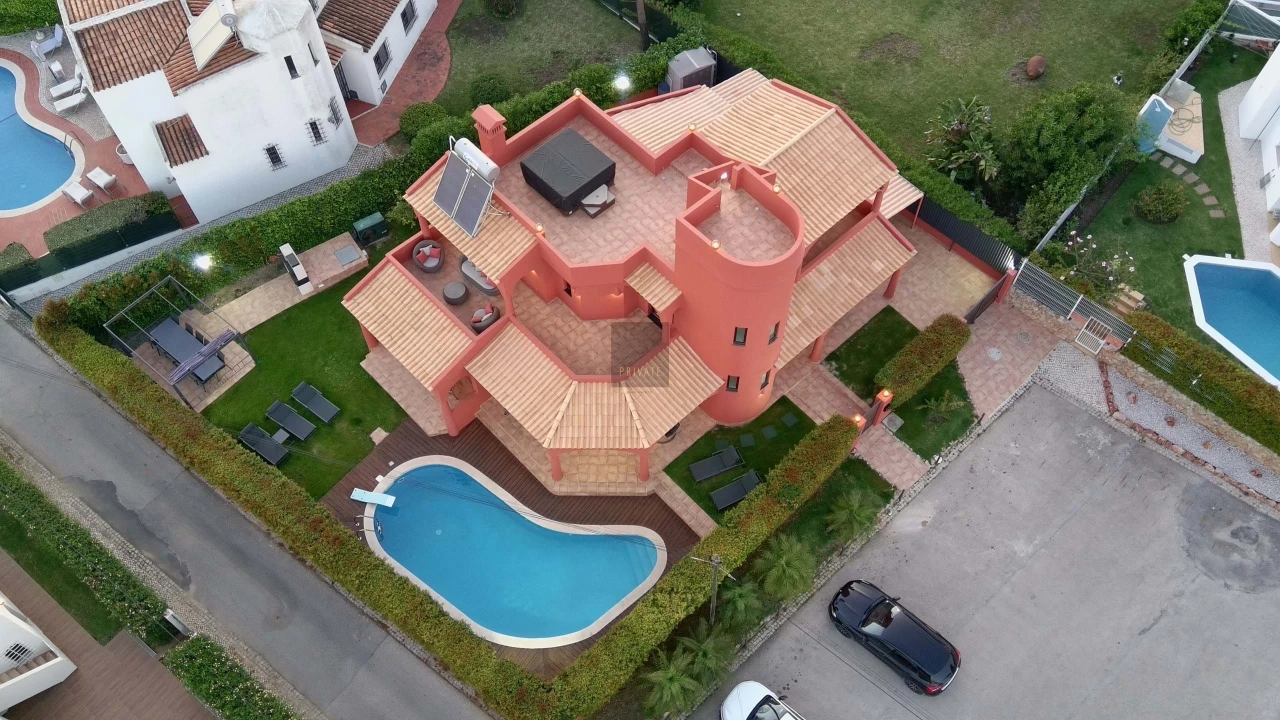 Moradia T4 para Venda em Quarteira Foto 140