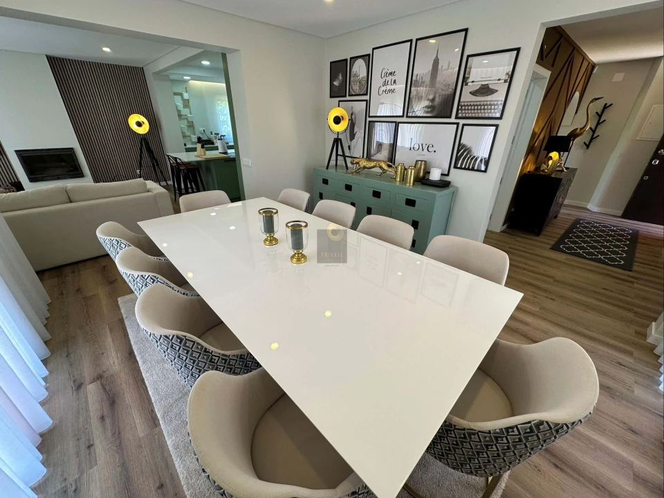 Moradia T4 para Venda em Quarteira Foto 4