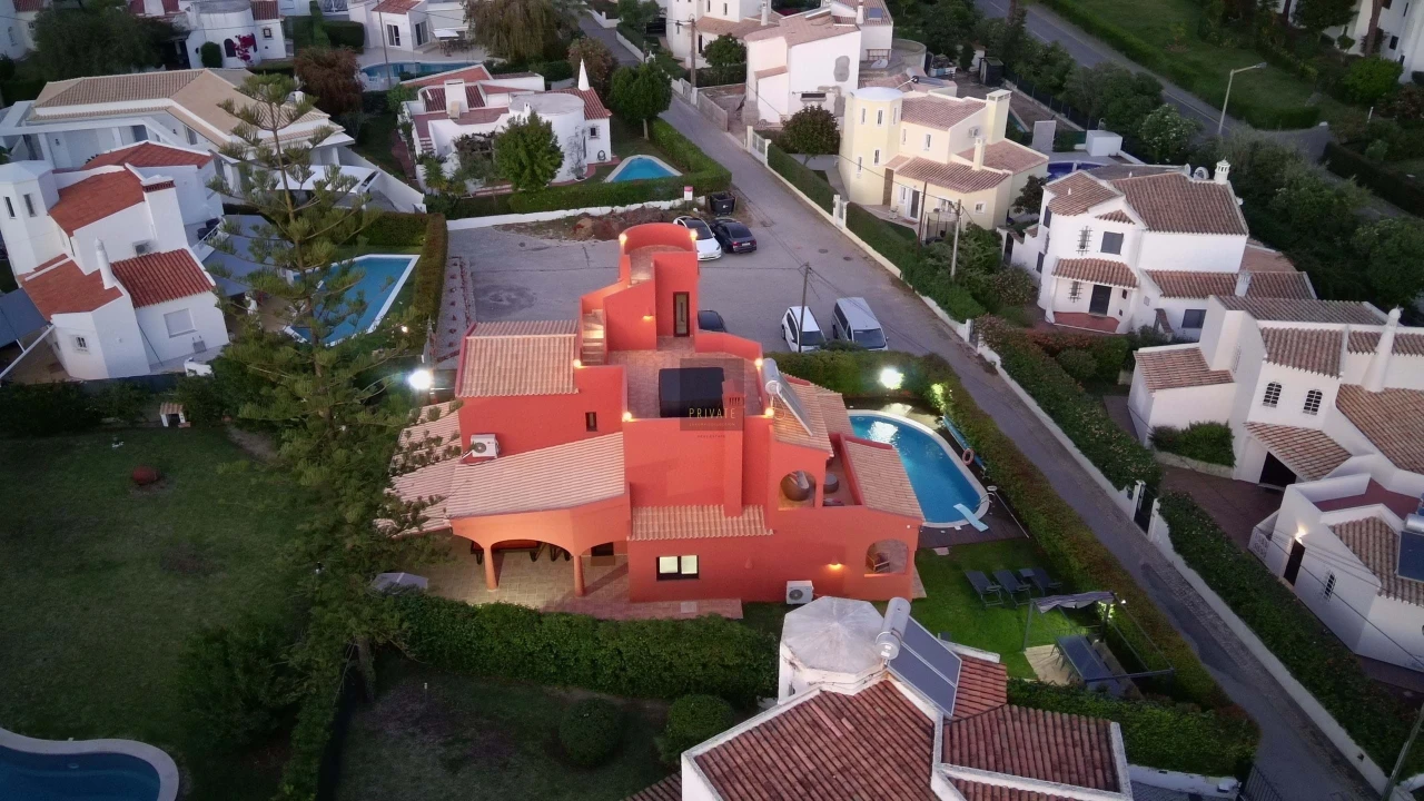 Moradia T4 para Venda em Quarteira Foto 148