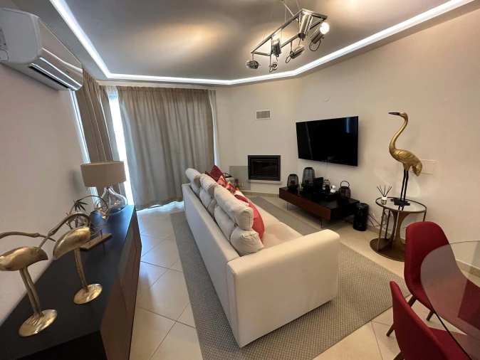 Moradia T4 para Venda em Quarteira Foto 12