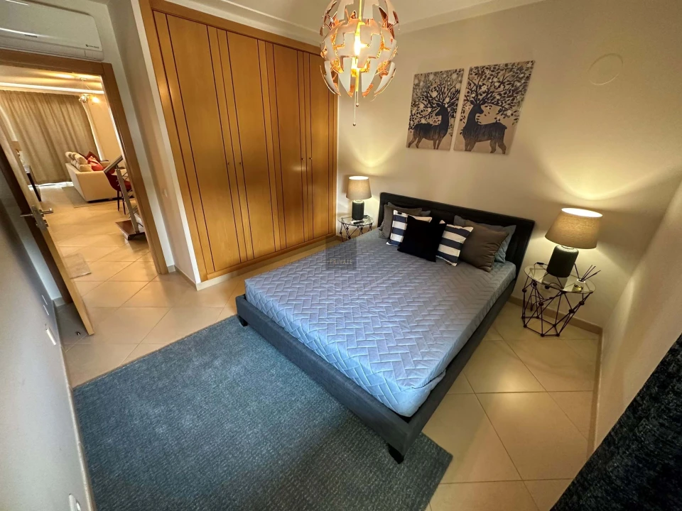 Moradia T4 para Venda em Quarteira Foto 10