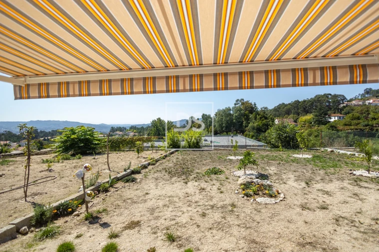 Moradia T3 para Venda em Vila Caiz Foto 23