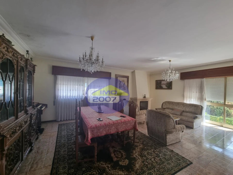 Moradia T5 para Venda em Nogueira da Regedoura Foto 7