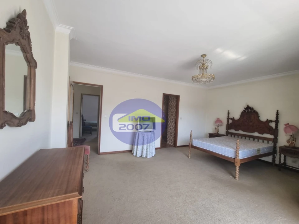 Moradia T5 para Venda em Nogueira da Regedoura Foto 18