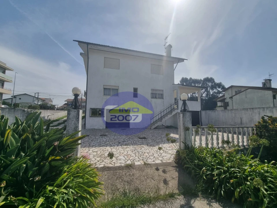 Moradia T5 para Venda em Nogueira da Regedoura Foto 53