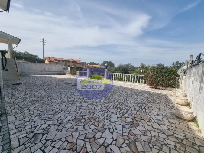 Moradia T5 para Venda em Nogueira da Regedoura Foto 4