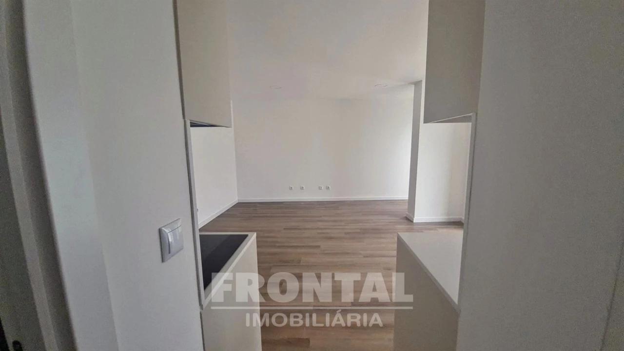 Moradia T2 para Venda em Paranhos Foto 3