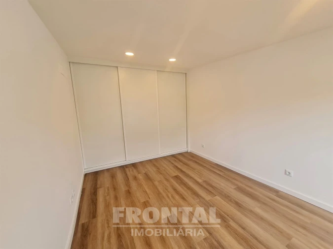 Moradia T2 para Venda em Paranhos Foto 23