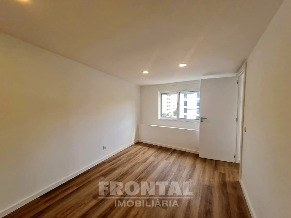 Moradia T2 para Venda em Paranhos Foto 17