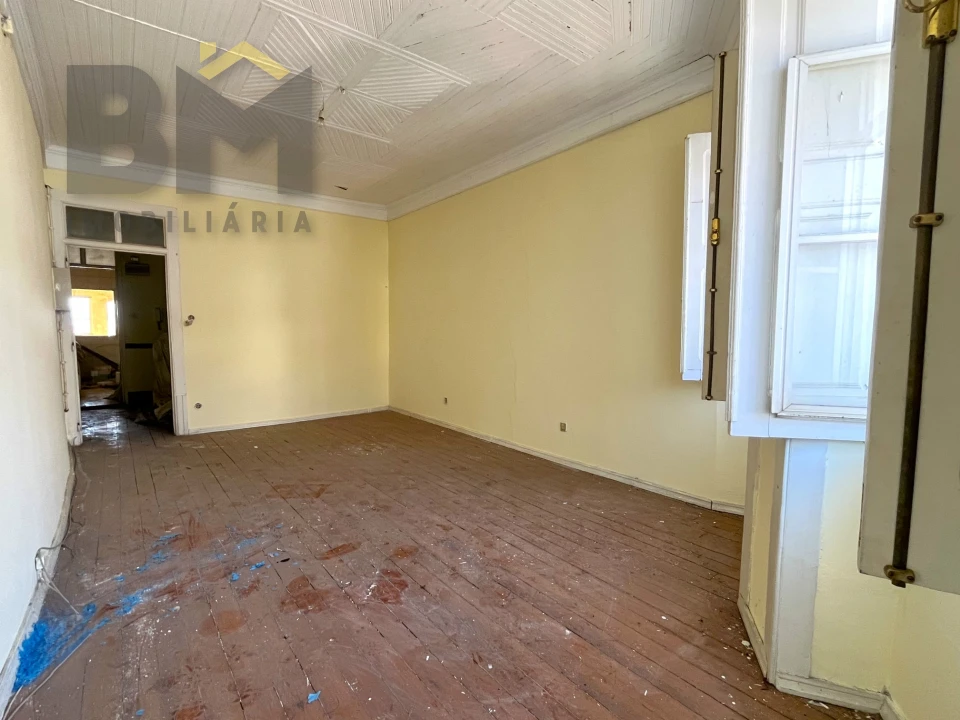 Prédio para Venda em Tortosendo Foto 7