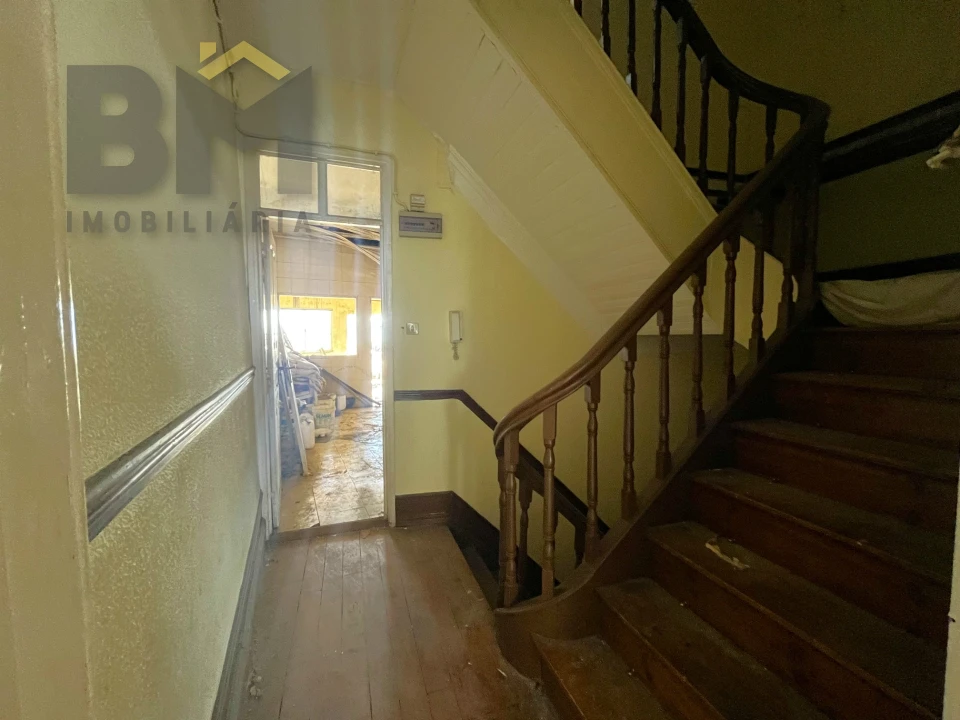 Prédio para Venda em Tortosendo Foto 4