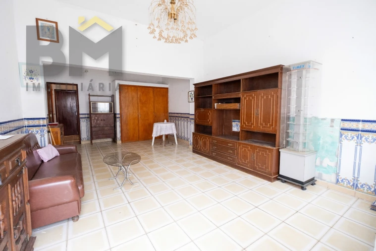 Moradia T3 para Venda em Escalos de Baixo e Mata Foto 2