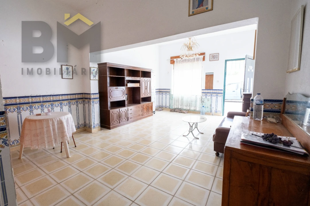 Moradia T3 para Venda em Escalos de Baixo e Mata Foto 3