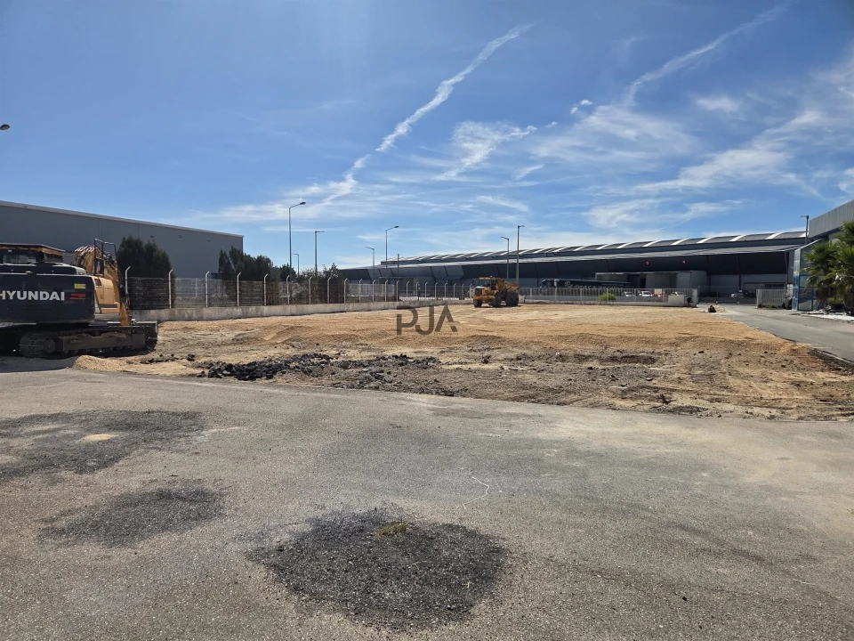 Terreno para Arrendamento em São Pedro Foto 2