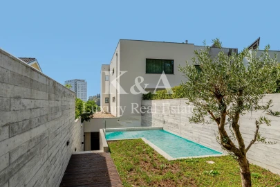 Moradia T4 para Venda em Aldoar, Foz do Douro e Nevogilde