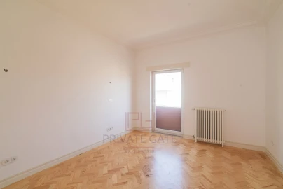 Apartamento T4 para Arrendamento em Cedofeita, Santo Ildefonso, Sé, Miragaia, São Nicolau e Vitória