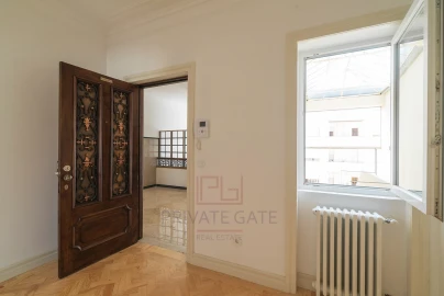 Apartamento T4 para Arrendamento em Cedofeita, Santo Ildefonso, Sé, Miragaia, São Nicolau e Vitória