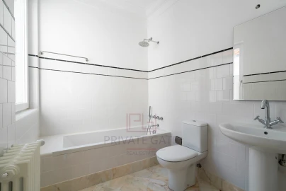 Apartamento T4 para Arrendamento em Cedofeita, Santo Ildefonso, Sé, Miragaia, São Nicolau e Vitória