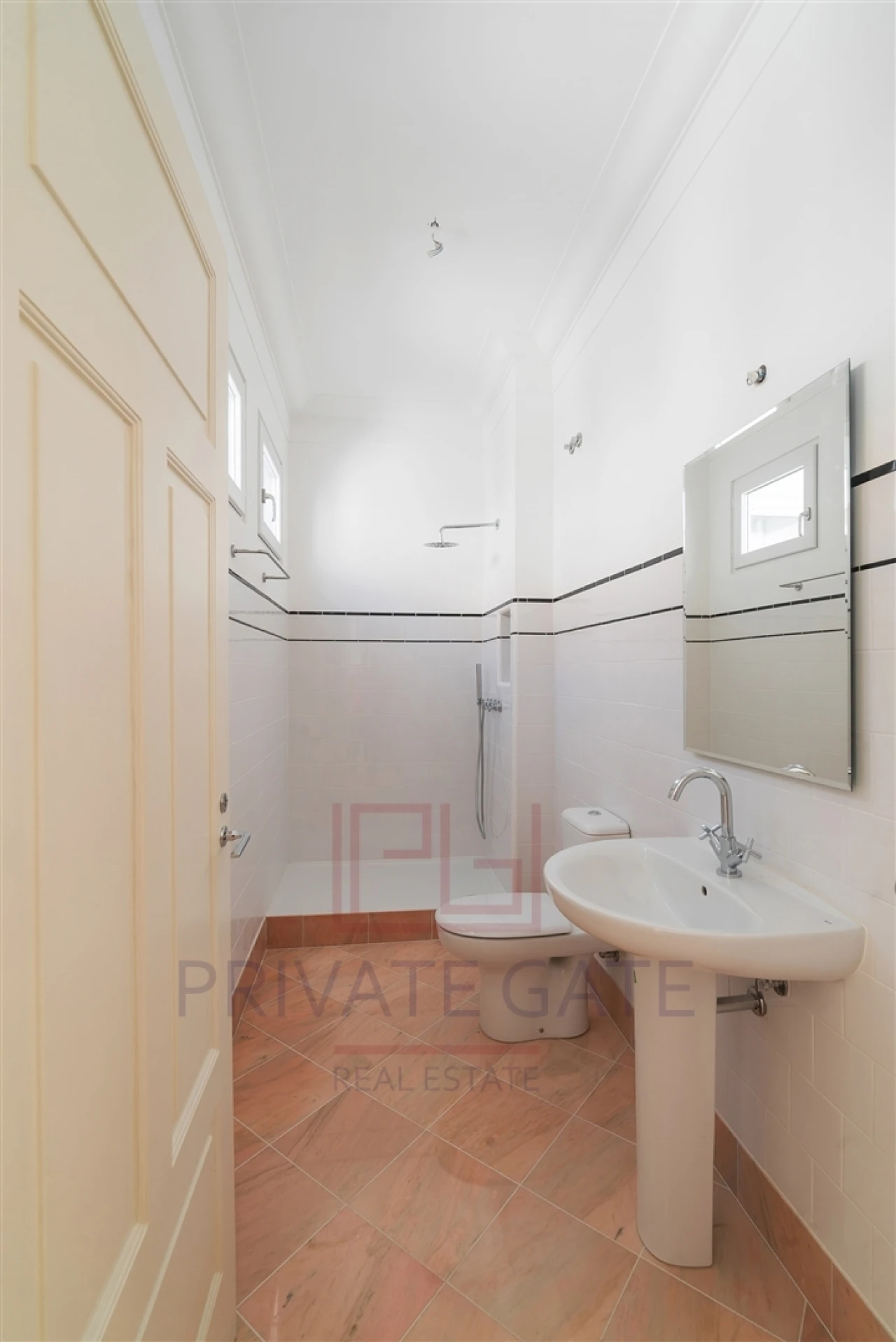 Apartamento T4 para Arrendamento em Cedofeita, Santo Ildefonso, Sé, Miragaia, São Nicolau e Vitória Foto 26