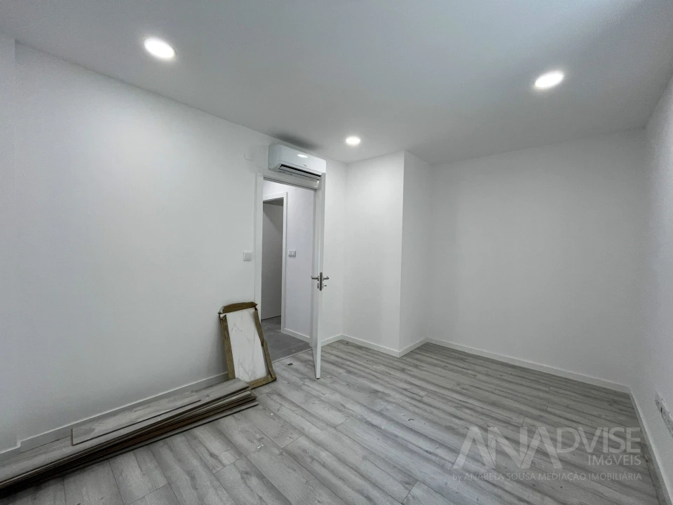Apartamento T1 para Venda em Viseu Foto 9