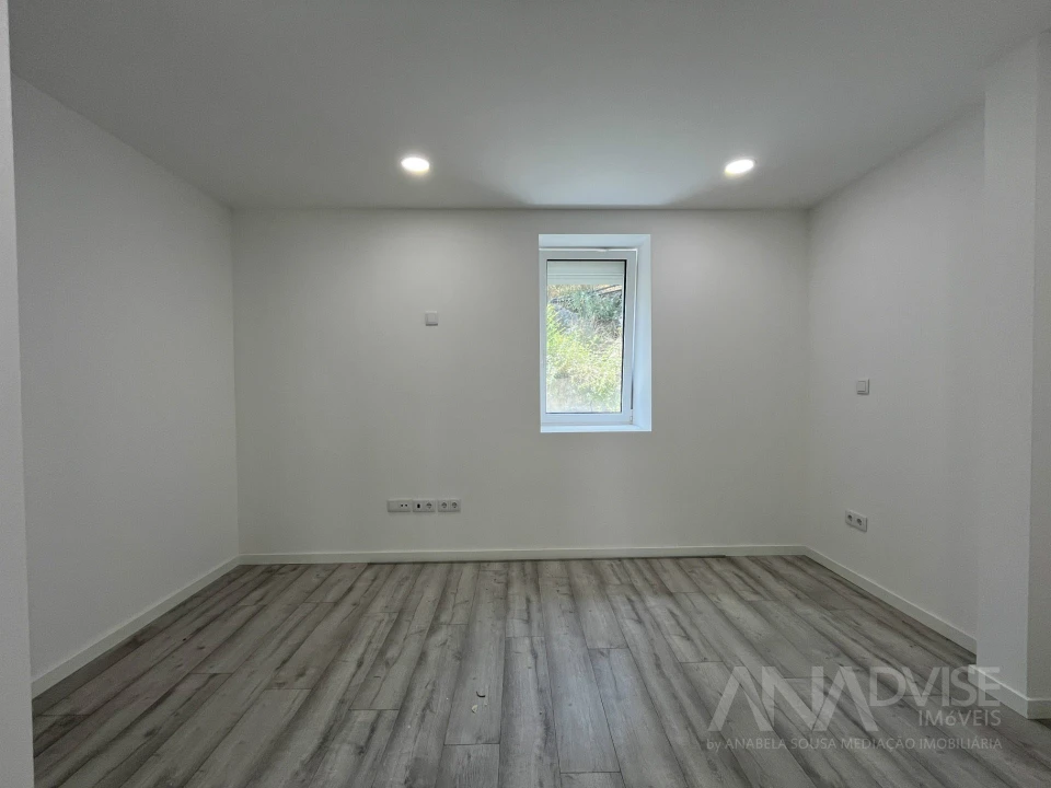 Apartamento T1 para Venda em Viseu Foto 8