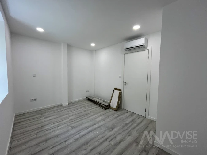 Apartamento T1 para Venda em Viseu Foto 11