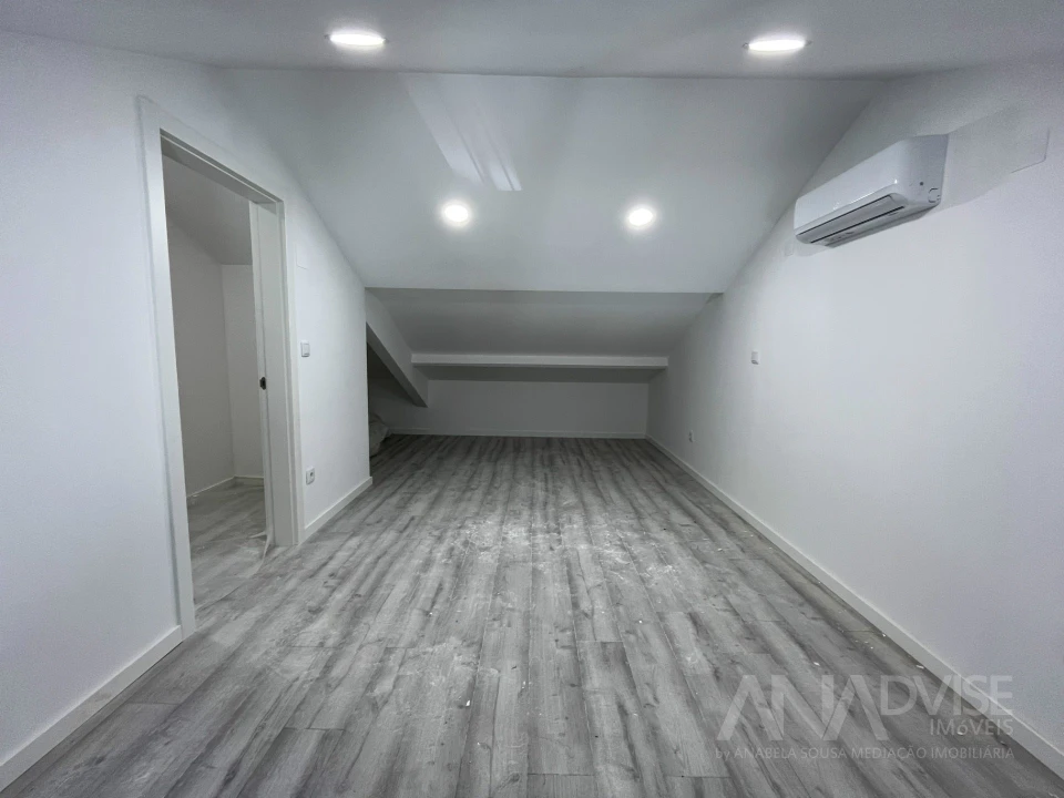 Apartamento T1 para Venda em Viseu Foto 13