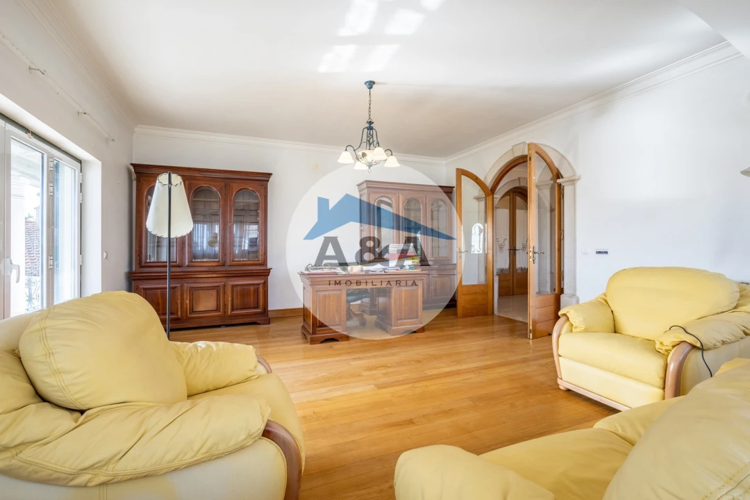 Moradia T6 para Venda em Maceira Foto 7