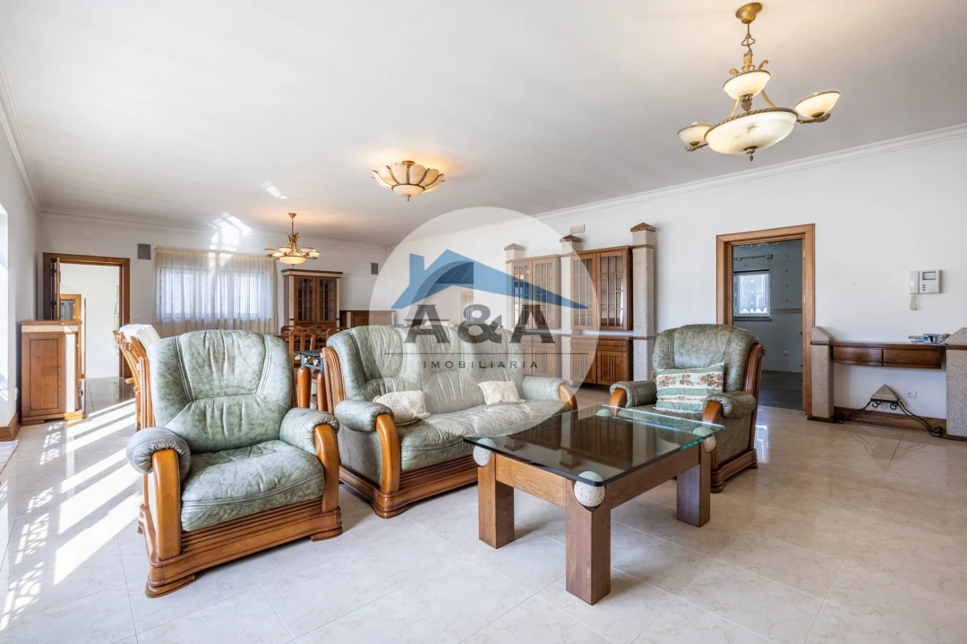 Moradia T6 para Venda em Maceira Foto 9