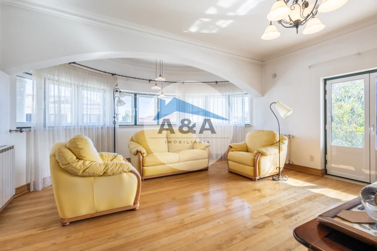 Moradia T6 para Venda em Maceira Foto 6