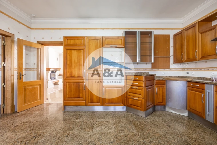 Moradia T6 para Venda em Maceira Foto 20