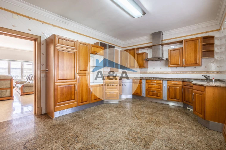 Moradia T6 para Venda em Maceira Foto 19