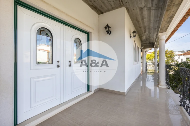 Moradia T6 para Venda em Maceira Foto 4