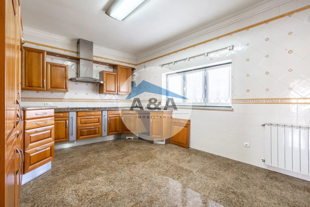 Moradia T6 para Venda em Maceira Foto 17