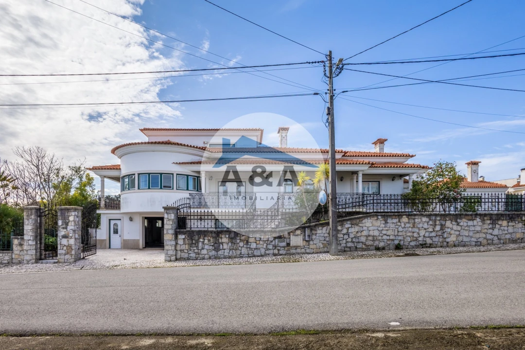 Moradia T6 para Venda em Maceira Foto 3