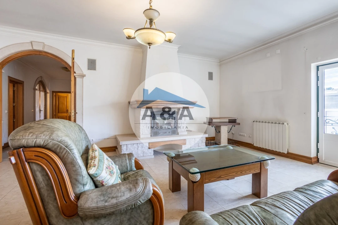 Moradia T6 para Venda em Maceira Foto 11