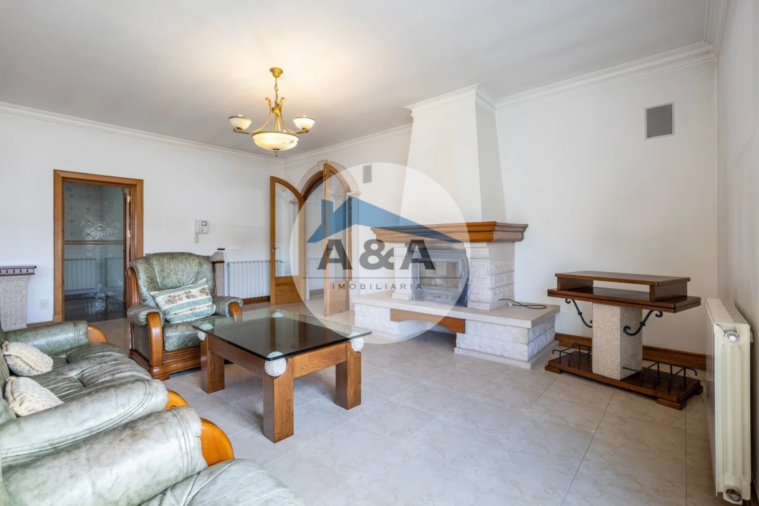 Moradia T6 para Venda em Maceira Foto 10