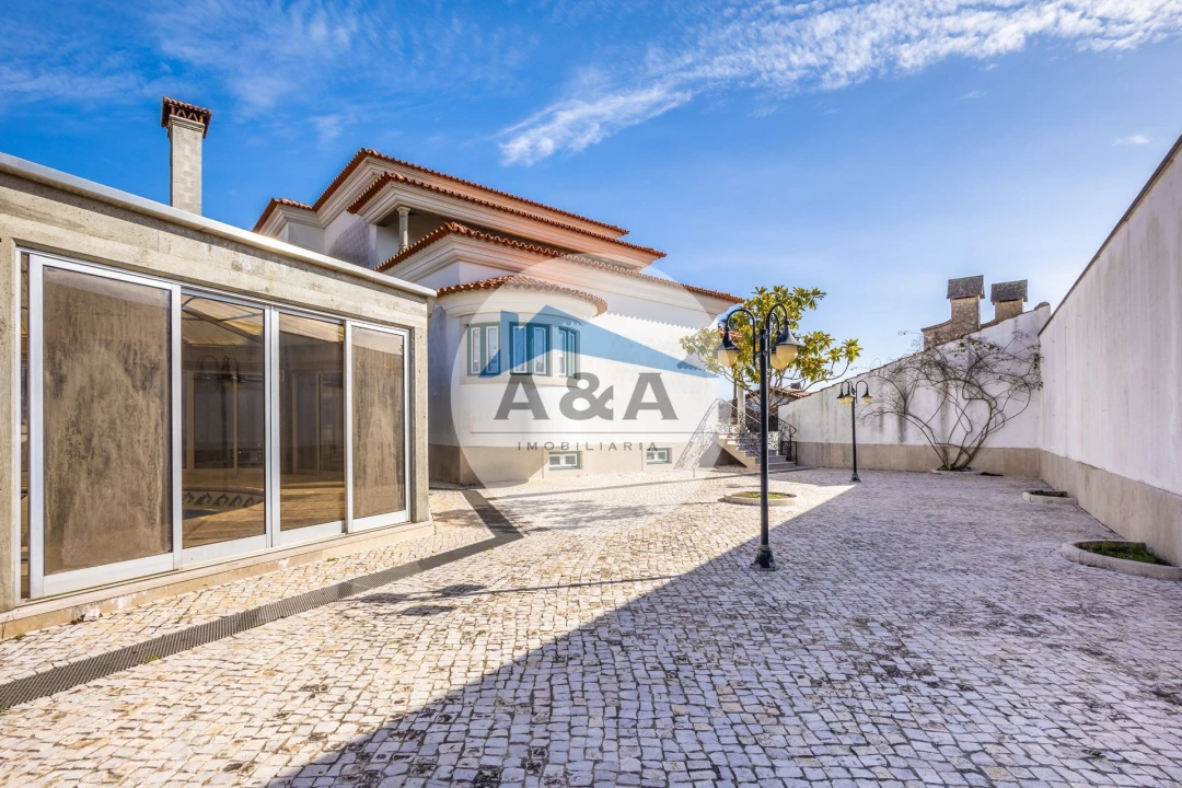 Moradia T6 para Venda em Maceira Foto 1