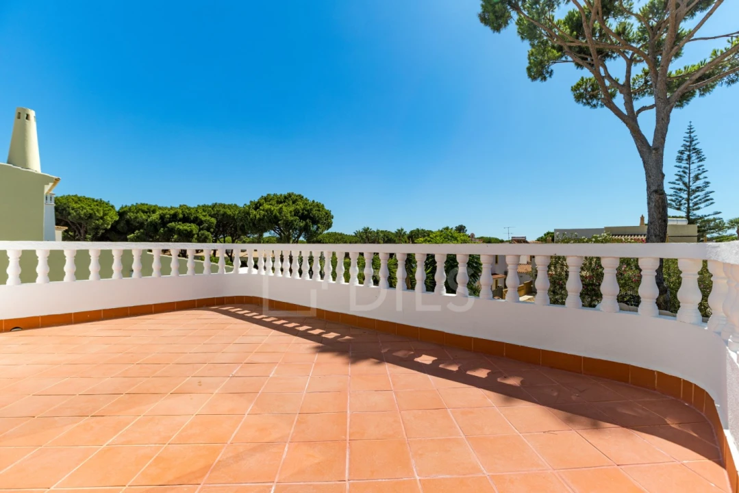 Moradia T4 para Arrendamento em Quarteira Foto 27