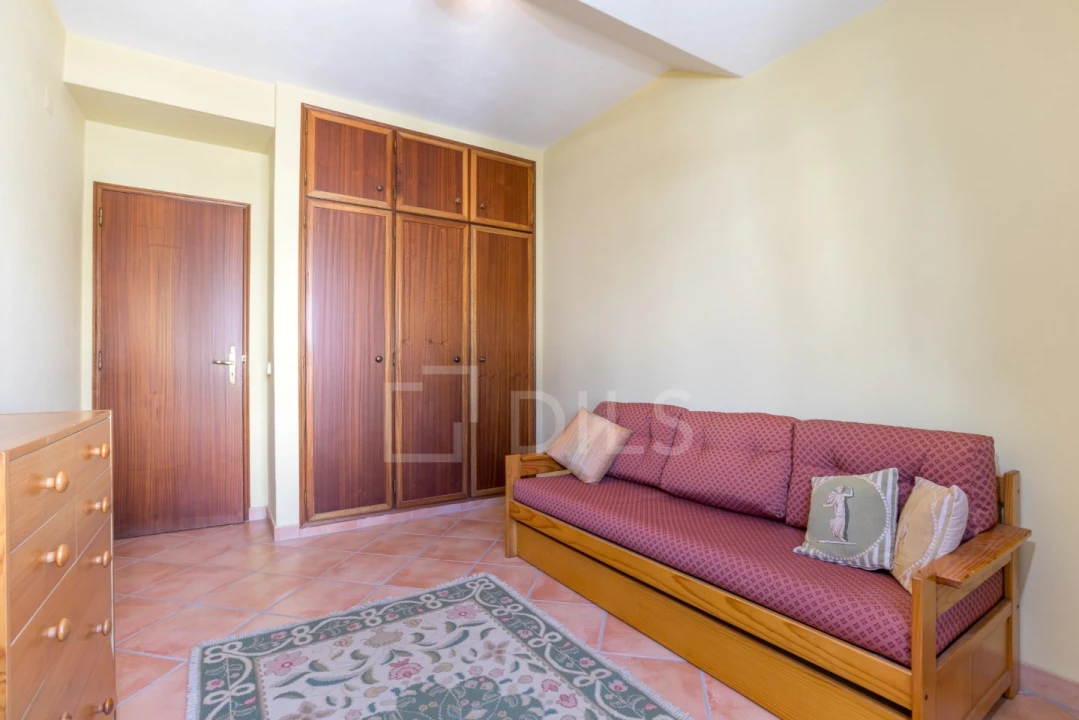 Moradia T4 para Arrendamento em Quarteira Foto 24