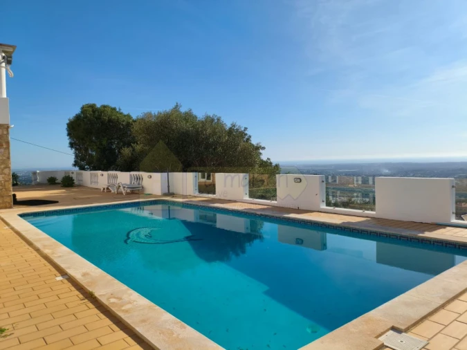 Moradia T3 para Venda em Santa Barbara de Nexe Foto 2