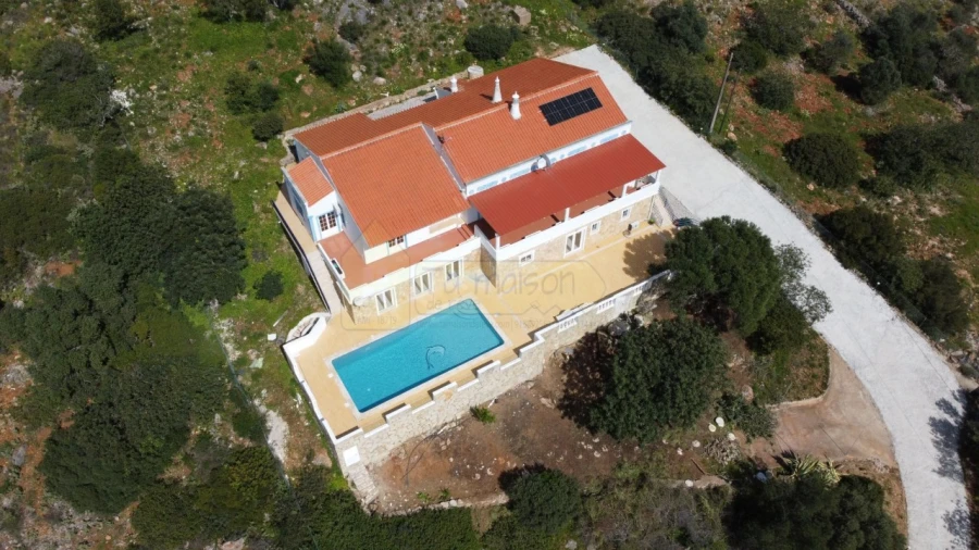 Moradia T3 para Venda em Santa Barbara de Nexe Foto 3