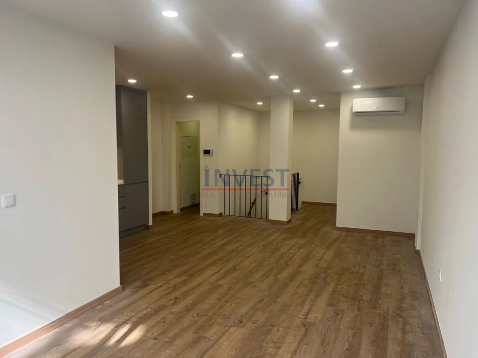 Apartamento T2 para Venda em Cedofeita, Santo Ildefonso, Sé, Miragaia, São Nicolau e Vitória Foto 5