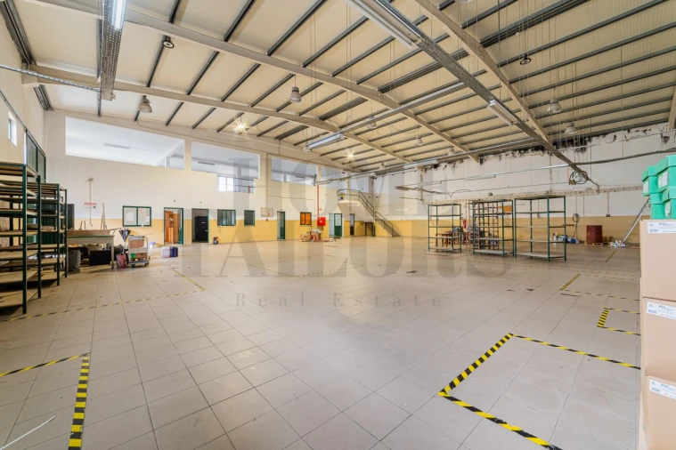 Armazém para Venda em Almeirim Foto 1