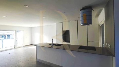 Moradia T5 para Venda em Corroios